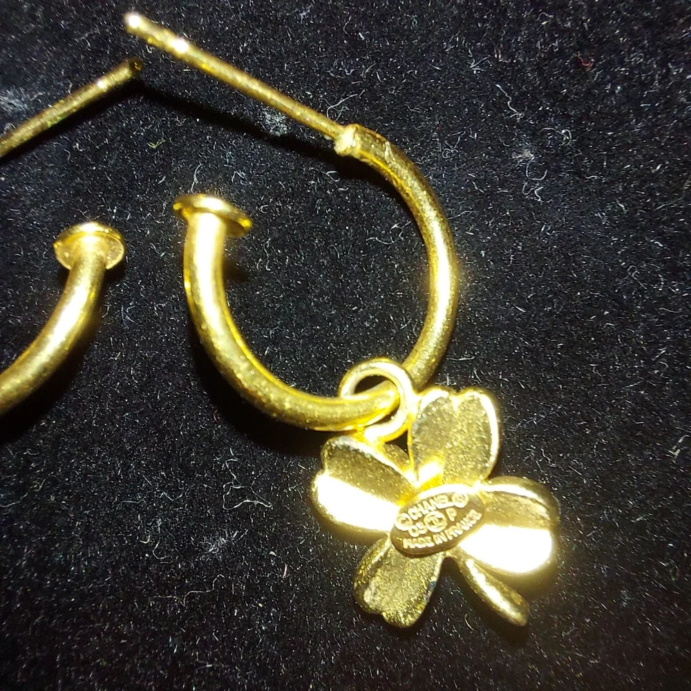 Chanel Gold Lucky 4 Leaf Clover Charm Hoop Pierced Earrings. Authentic VGC